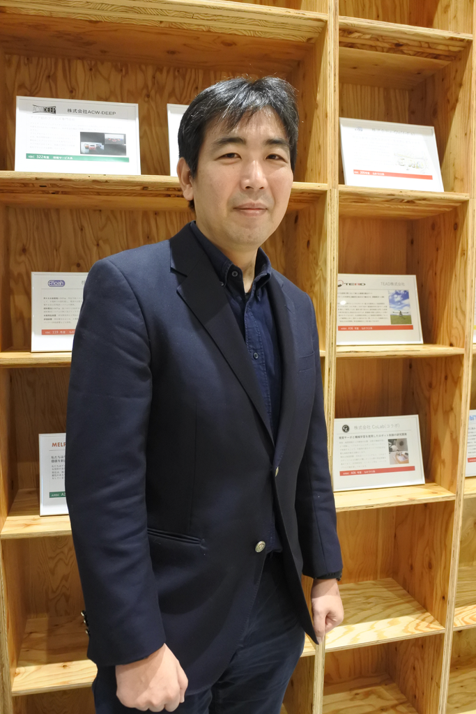 アットドウス1(患者のQOL向上へ奔走する中村社長)サイズ変更.png