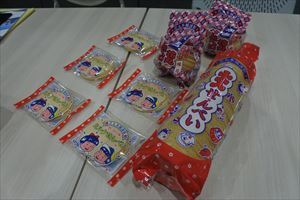 花丸本舗2(昔懐かしい伝統和菓子「ミルクせんべい」)_R.jpg