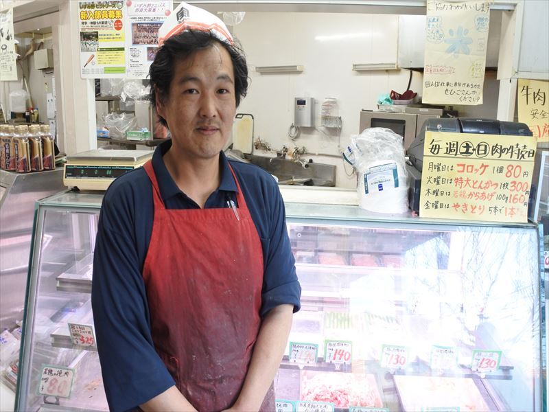 43 いずみ野宝屋②「肉の宝屋・いずみ野店」を運営する渡辺社長_R.jpg